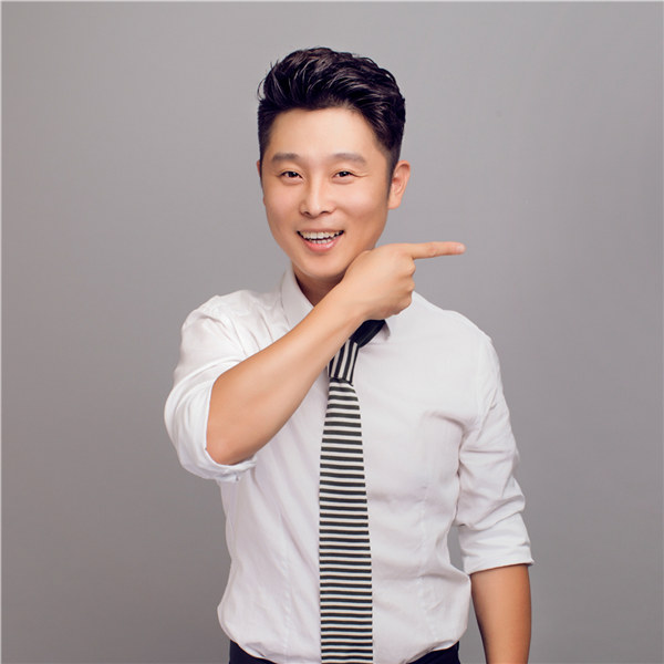 辽沈地域驰名主持人、37000威尼斯公司首席产品颁布官关键