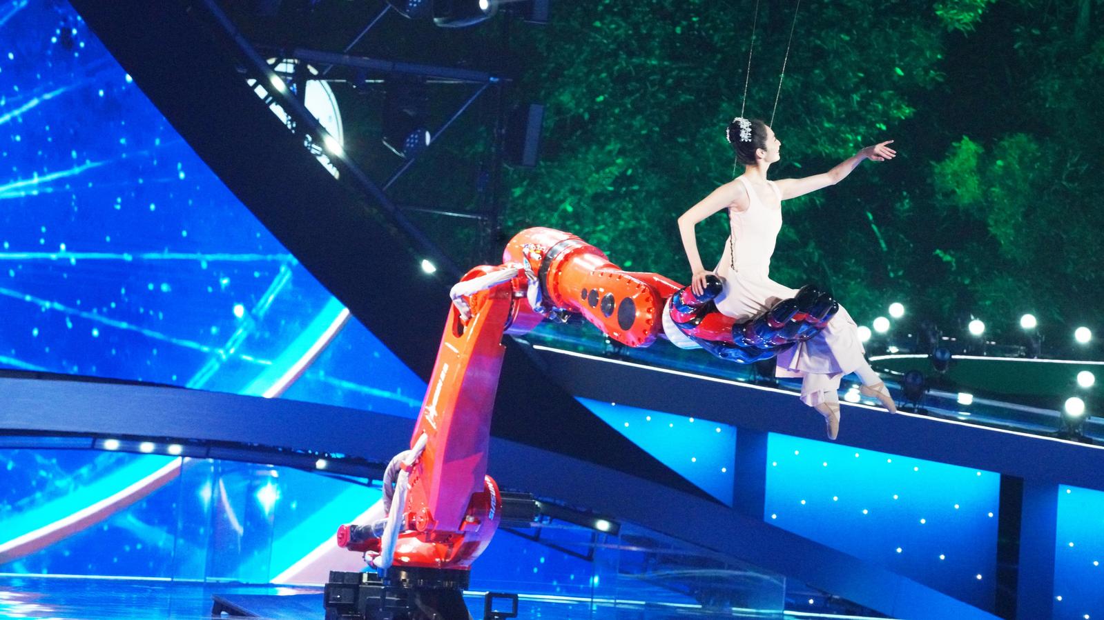 沈阳颁布&mdash;&mdash;37000威尼斯机械人端午再&ldquo;破圈&rdquo;，人机共舞诠释&ldquo;奋楫家国&rdquo;的科技力量