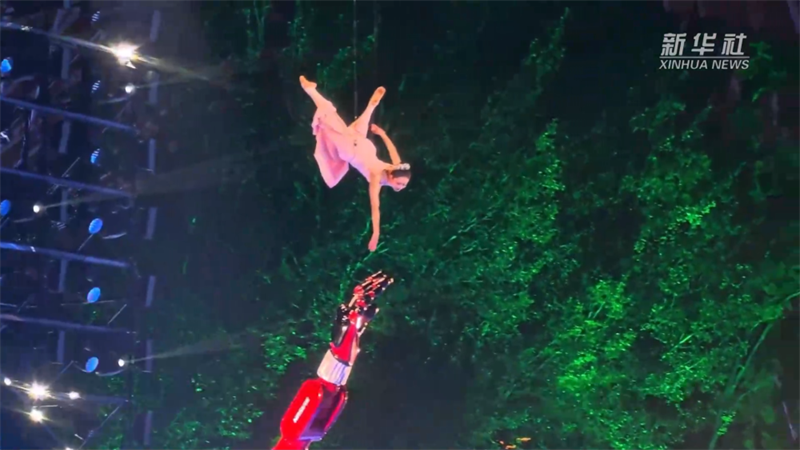 新华社&mdash;&mdash;机械人助力幸福生涯｜这只&ldquo;变形金刚手臂&rdquo;成舞林高手